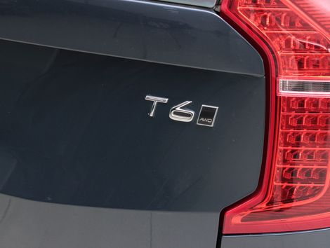 Volvo XC 90 T-6 MOMENTUM 2.0 320cv 5P