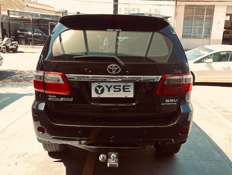 Toyota Hilux SW4 SRV D4-D 4x4 3.0 TDI Dies. Aut
