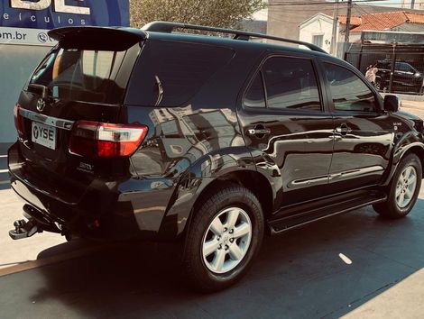 Toyota Hilux SW4 SRV D4-D 4x4 3.0 TDI Dies. Aut