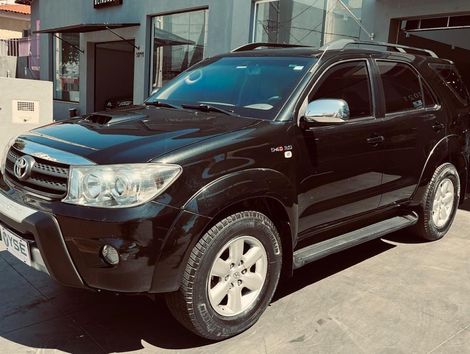 Toyota Hilux SW4 SRV D4-D 4x4 3.0 TDI Dies. Aut
