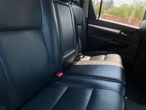 Toyota Hilux CD SR 4x4 2.8 TDI Diesel Aut.