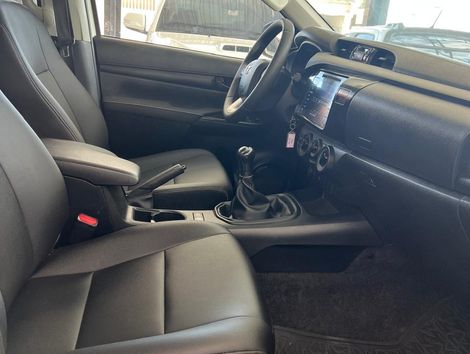 Toyota Hilux CD 4x4 2.8 Diesel Mec.