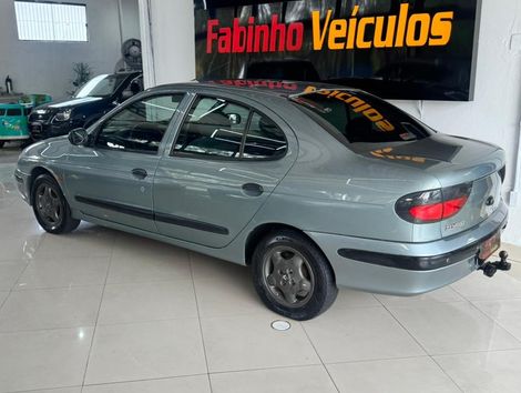Renault Megane Sedan RXE/Egeus 2.0