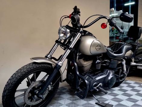 Harley DYNA SUPER GLIDE