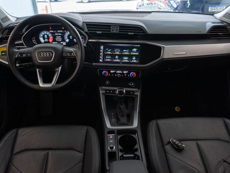 Audi Q3 SPB Perf. Black 2.0 TFSI Tipt. Quat.