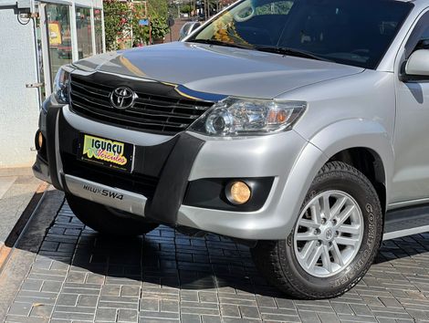 Toyota Hilux SW4 SR 4x2 2.7/ 2.7 Flex 16V Aut.