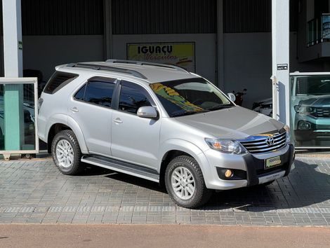 Toyota Hilux SW4 SR 4x2 2.7/ 2.7 Flex 16V Aut.