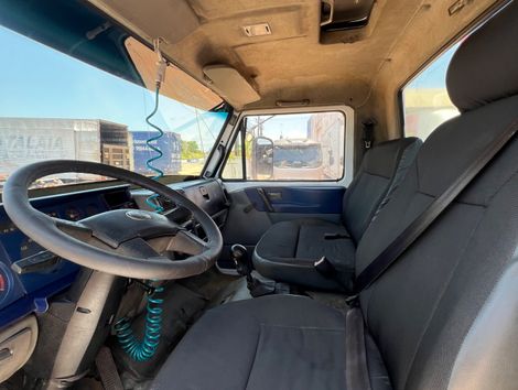 VOLKSWAGEN 17-180 Worker 3-Eixos 2p (diesel)