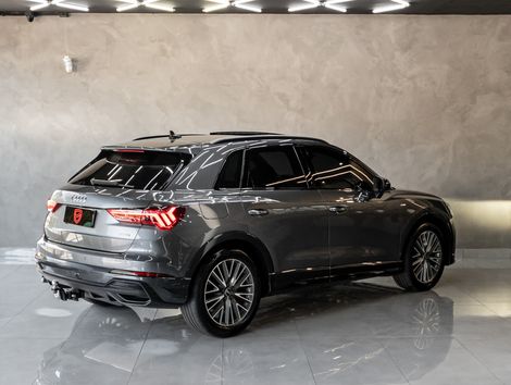 Audi Q3 Perf. Black 2.0 TFSI Tiptr. Quattro