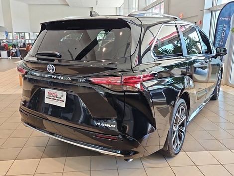 Toyota SIENA PLATINUM 2.5 HYBRID