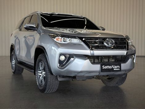 Toyota Hilux SW4 SRV 4x2 2.7 Flex 16V Aut.