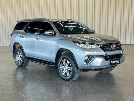 Toyota Hilux SW4 SRV 4x2 2.7 Flex 16V Aut.