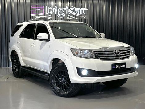 Toyota Hilux SW4 SR 4x2 2.7/ 2.7 Flex 16V Aut.