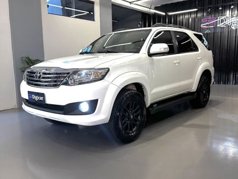 Toyota Hilux SW4 SR 4x2 2.7/ 2.7 Flex 16V Aut.