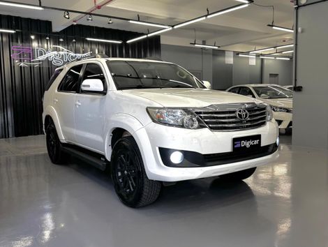 Toyota Hilux SW4 SR 4x2 2.7/ 2.7 Flex 16V Aut.