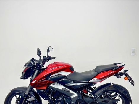 BAJAJ DOMINAR 160