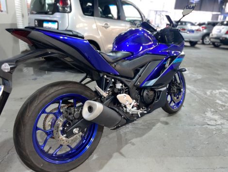 YAMAHA YZF R-3 321/ABS