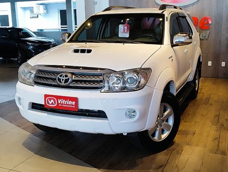 Toyota Hilux SW4 SRV D4-D 4x4 3.0 TDI Dies. Aut