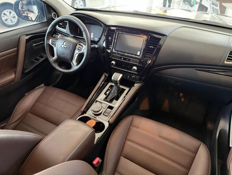 Mitsubishi /MMC  LEGND