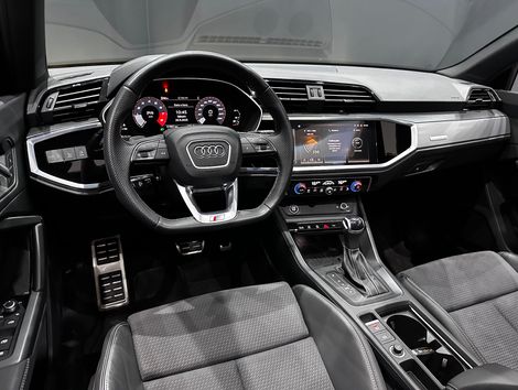Audi Q3 Perf. Black 2.0 TFSI Tiptr. Quattro