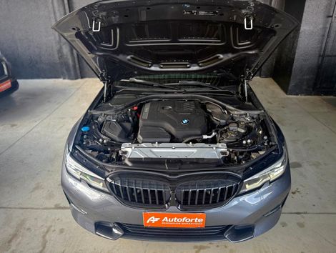 BMW 330i Sport 2.0 TB 16V 4p