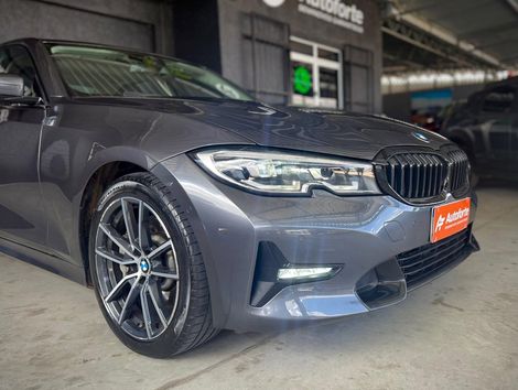 BMW 330i Sport 2.0 TB 16V 4p