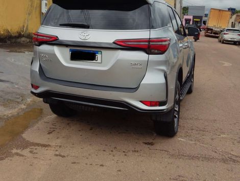 Toyota Hilux SW4 SRX Plat. 4x4 2.8 TB Die. Aut.