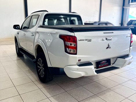 Mitsubishi L200 Triton Sport HPE-S 2.4 CD Dies. Aut