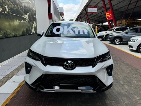 Toyota Hilux SW4 SRX Plat. 4x4 2.8 TB Die. Aut.