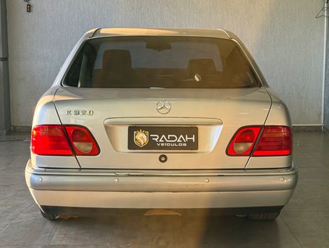 Mercedes E-320 3.2 Elegance
