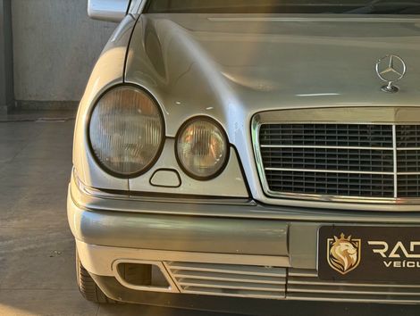 Mercedes E-320 3.2 Elegance
