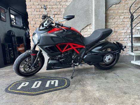 Ducati DIAVEL 1198 Carbon
