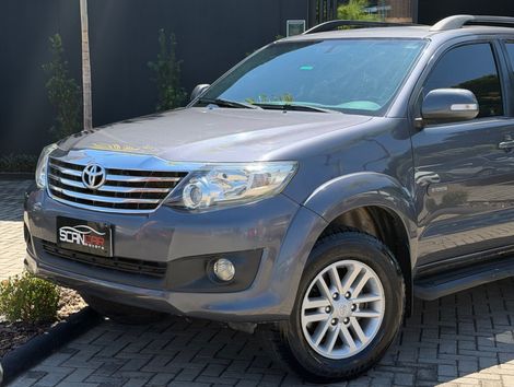 Toyota Hilux SW4 SR 4x2 2.7/ 2.7 Flex 16V Aut.