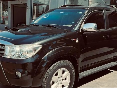 Toyota Hilux SW4 SRV D4-D 4x4 3.0 TDI Dies. Aut