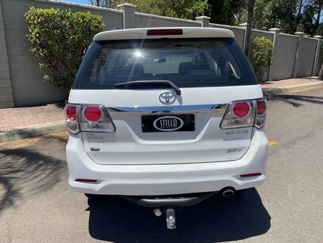 Toyota Hilux SW4 SRV D4-D 4x4 3.0 TDI Dies. Aut
