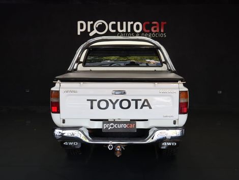 Toyota Hilux CD SR5 4x4 2.8 Diesel