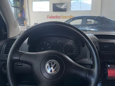 VolksWagen Polo Sedan 1.6 Mi 101cv 8V 4p