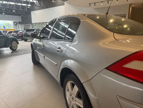 Renault Megane Sedan Dynamique 2.0 16V Aut.