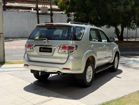 Toyota Hilux SW4 SRV D4-D 4x4 3.0 TDI Dies. Aut