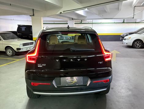 Volvo XC 40 T-5 MOMENTUM 2.0 252cv AWD