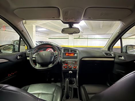 Citroën C4 LOUNGE Tendance 2.0 Flex 4p Mec.