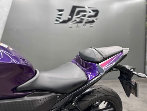 YAMAHA YZF R-3 321/ABS