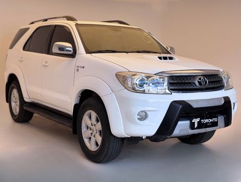 Toyota Hilux SW4 SRV D4-D 4x4 3.0 TDI Dies. Aut