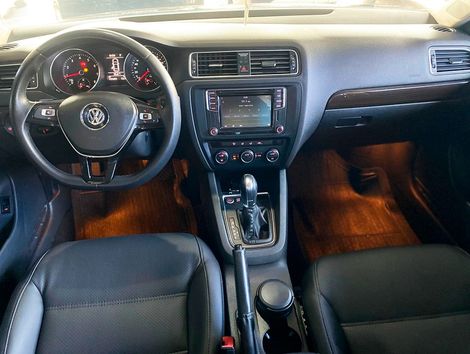 VolksWagen JETTA Comfortline 2.0 T.Flex 8V 4p Tipt.