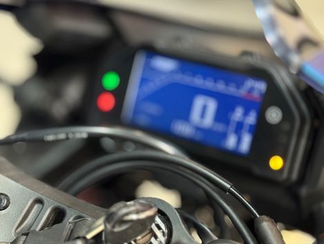 YAMAHA YZF R-3 CONNECTED 321/ABS