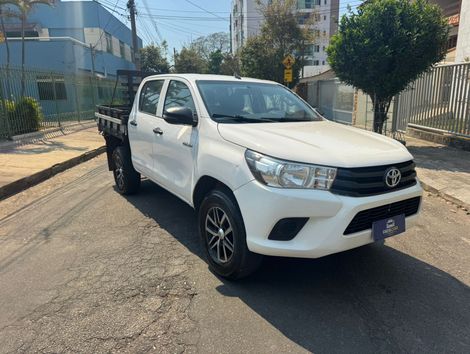 Toyota Hilux CD 4x4 2.8 Diesel Mec.