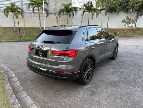 Audi Q3 Black Ed. 1.4 TFSI Flex/Black S-tron.