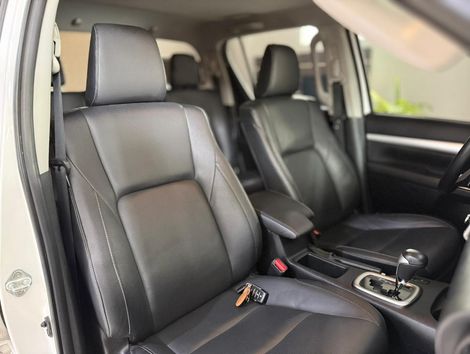 Toyota Hilux CD SRX 4x4 2.8 TDI 16V Diesel Aut.