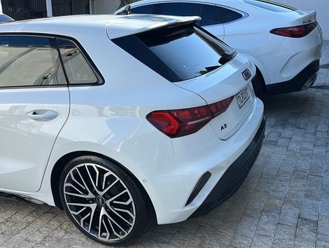 Audi A3 Sportb. Performance Black 2.0 S-tron.