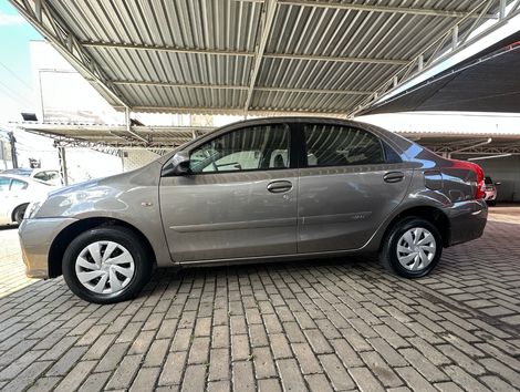 Toyota ETIOS XS Sedan1.5 Flex 16V 4p Mec.